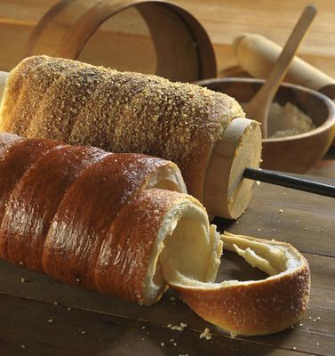 Kürtőskalács faszénen sütve-stock-foto