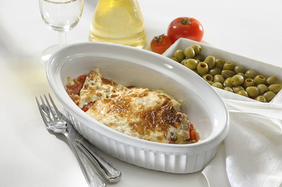 Paradicsomos, majonézes sült hal-stock-foto