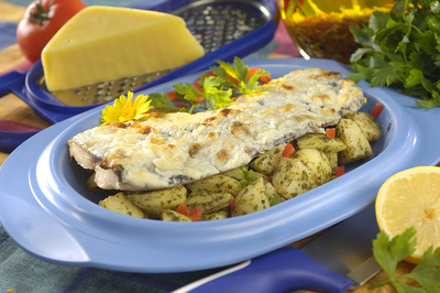 ponty sajttal sütve-stock-foto