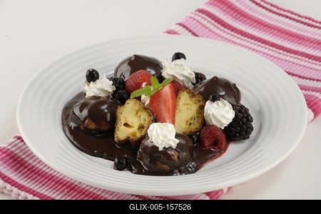 profi terol erdei gyümölcsökkel-stock-foto