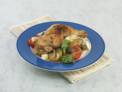 sült csirkecomb görög burgonyával-stock-foto