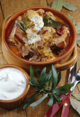 Tárkonyos húsos káposzta-stock-foto