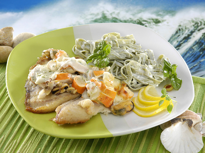 tenger gyümölcseivel sűlt hal-stock-foto