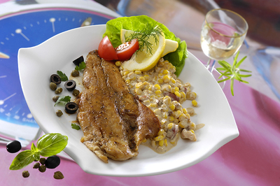 Tejfölös, kukoricás tengeri hal-stock-foto