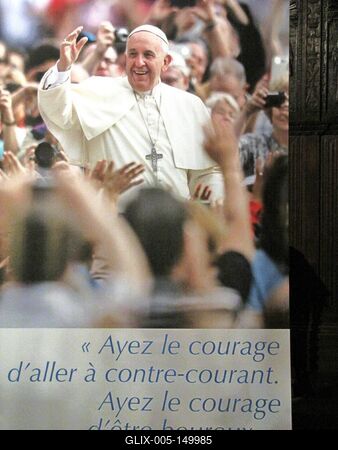 Ferenc pápa a párizsi Notre Dameban-stock-foto