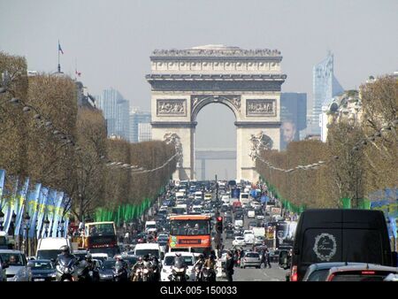 Párizs - Champs Élysées és Arc de Triomphe-stock-foto