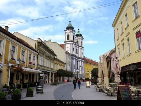 Székesfehérvár - Fõ utca-stock-foto