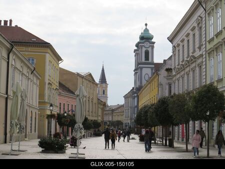Székesfehérvár - Fõ utca-stock-foto