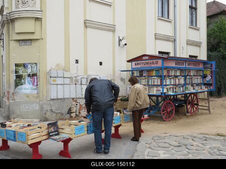 Utcai könyvárus-stock-foto