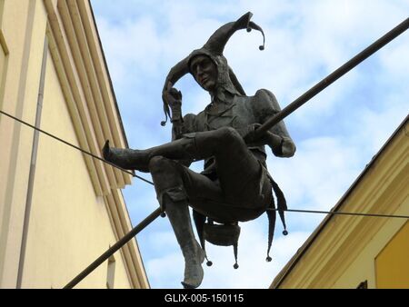 Mujkó bohóc szobra Székesfehérváron-stock-foto