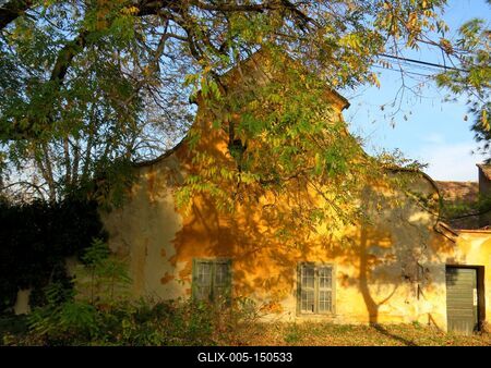Régi ház Tatán-stock-foto