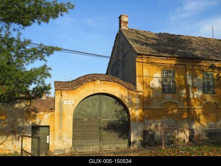 Régi ház Tatán-stock-foto