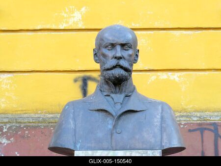 Bláthy Ottó villamosmérnök mellszobra Tatán-stock-foto