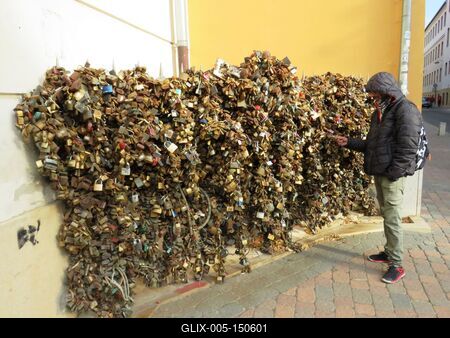 Pécsi szerelemlakatok-stock-foto