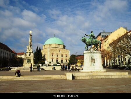 Pécsi Széchenyi tér-stock-foto