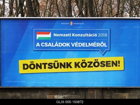 Családvédelem - Kormányplakát-stock-foto