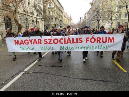 Magyar Szociális Fórum - felvonulás-stock-foto