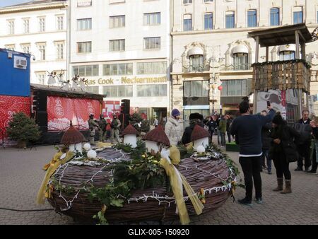 Adventi koszórú terroelhárítókkal-stock-foto