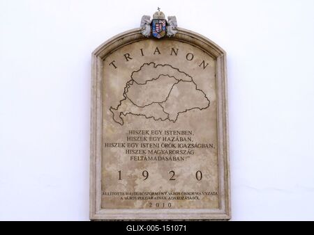 Trianon emléktábla Hajdúböszörményben-stock-foto