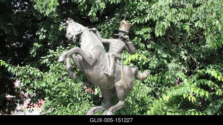 Szekszárd, 2010. szeptember 7.Háry János szobra a Liszt Ferenc téren. Farkas Pál 1992-ben készült kedves alkotása.-stock-foto