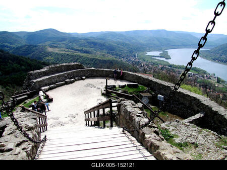 A visegrádi vár és a Dunakanyar-stock-foto