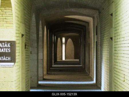 Komárom - A Monostori erõd kazamatái-stock-foto