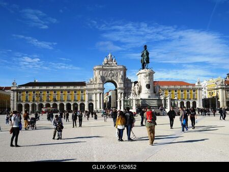 A lisszaboni Comercio tér - Praça do Comercio-stock-foto