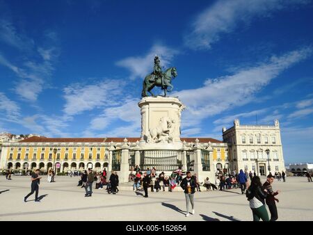 A lisszaboni Comercio tér - Praça do Comercio-stock-foto