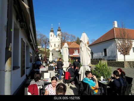 Turisták Tihanyban-stock-foto