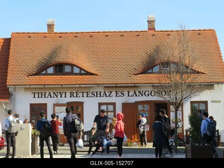 Rétesház és lángossütõ Tihanyban-stock-foto