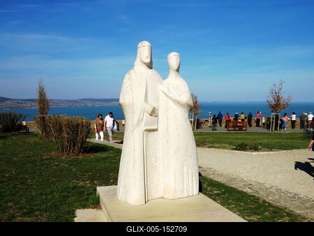 I. András király szobra Tihanyban-stock-foto