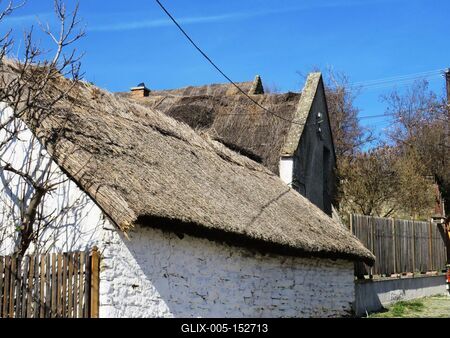 Nádefedeles házak - Tihany-stock-foto