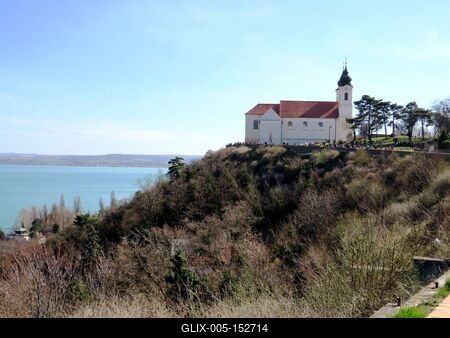 Tihanyi Apátság és Balaton-stock-foto