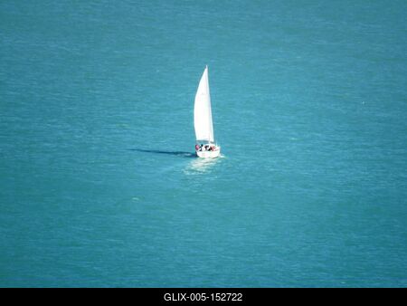 Vitorlás a Balatonon-stock-foto