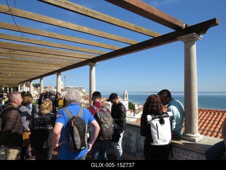 Turisták a Santa Luzia kilátóban-stock-foto