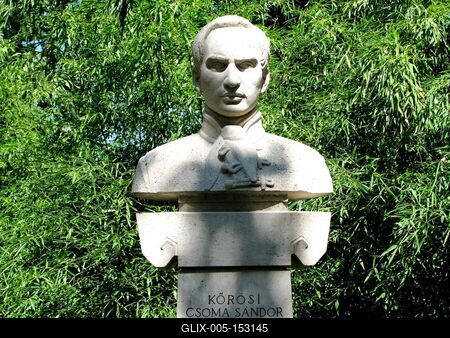 Balatonfüred, 2008. augusztus 31.Kõrösi Csoma Sándor szobra a balatonfüredi Tagore sétányon. Kamotsay István alkotása 1982-bõl.-stock-foto