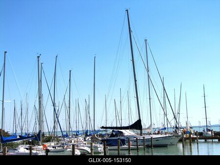 Balatonfüred, 2008. augusztus 31.A Silver Jacht Klub kikötõje Balatonfüreden.-stock-foto