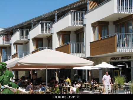 Balatonfüred, 2008. augusztus 31.Balatonfüred új luxus nyaraló része.-stock-foto