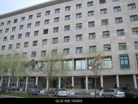 Budapest, 2014. április 13.A képviselõi irodaház a Széchenyi rakpart 18. sz. alatt.-stock-foto