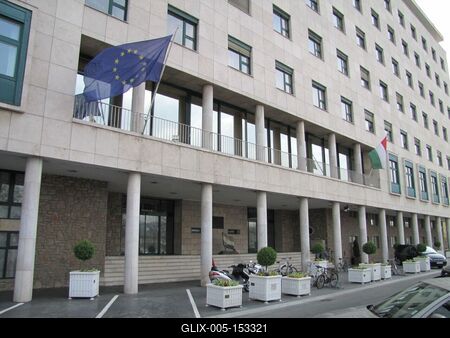 Budapest, 2014. április 13.A képviselõi irodaház a Széchenyi rakpart 18. sz. alatt.-stock-foto