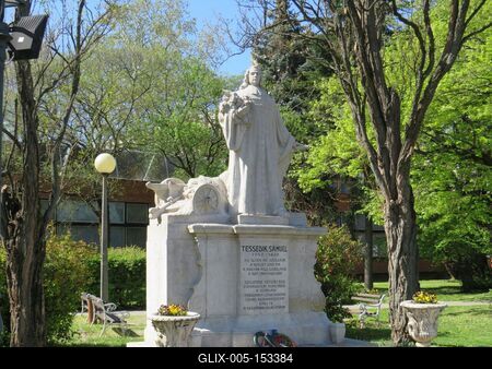 Tessedik Sámuel szobra Szarvason-stock-foto
