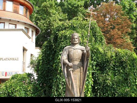 Dabas - Szent István szobor-stock-foto