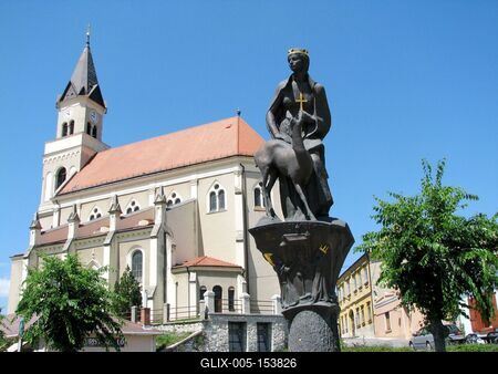 Boldog Gizella móri szobra - Szent Kereszt templom-stock-foto