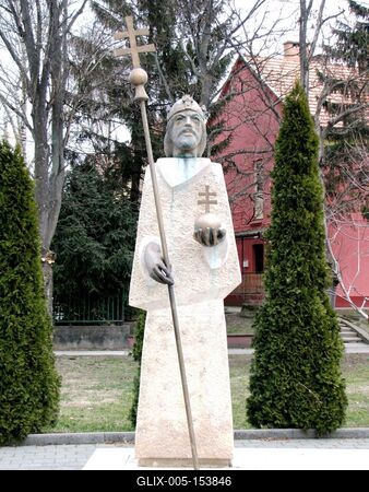 Szent István albertirsai szobra-stock-foto