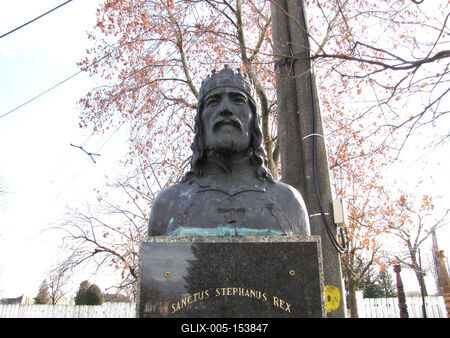 Nagymegyer - Szent István mellszobor-stock-foto
