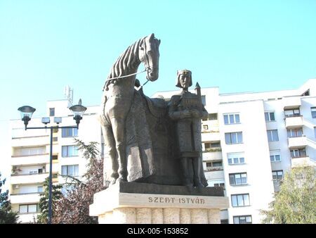 Szent István gyöngyösi szobra-stock-foto