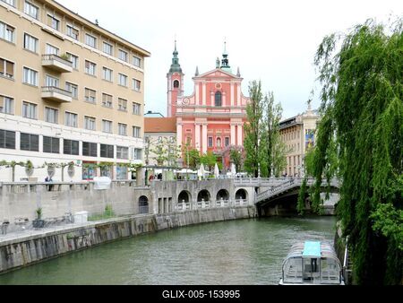 Ljubljana - Városkép - Ljuljanica folyó-stock-foto