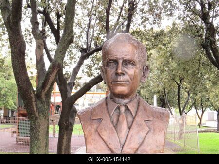 Danilo Petrinja Primož partizán mellszobra Koperben-stock-foto