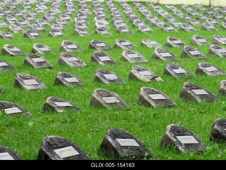 Magyar és osztrák katonák sírjai Redipugliában-stock-foto