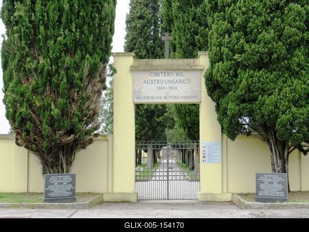 Osztrák-magyar katonai temetõ – Redipuglia-stock-foto